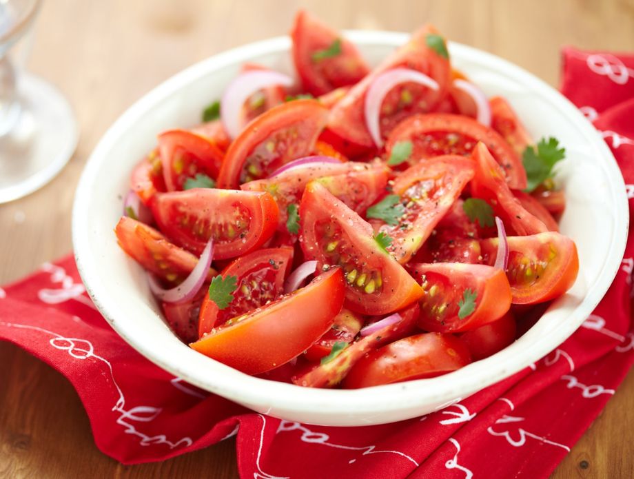 Salata od rajčice i luka