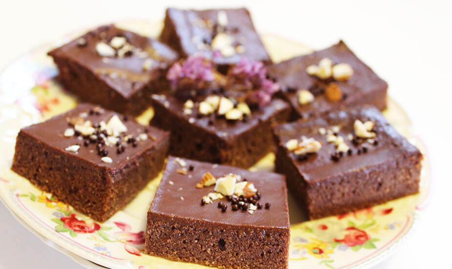 Biskvitni kolač s čokoladom